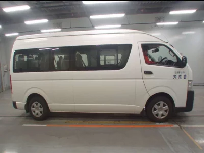 Toyota HIACE  с аукциона в Японии