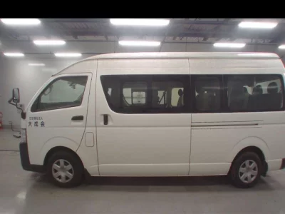 Toyota HIACE  с аукциона в Японии