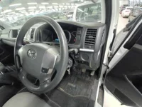 Toyota HIACE лот № 30799 оценка RA  с аукциона в Японии 6