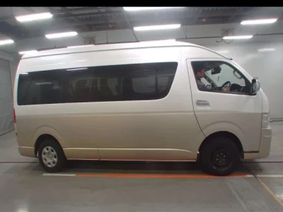 Toyota HIACE  с аукциона в Японии
