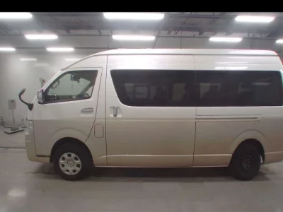 Toyota HIACE  с аукциона в Японии