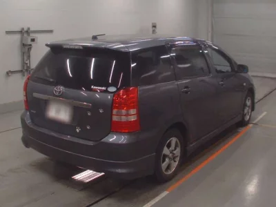 Toyota WISH  с аукциона в Японии