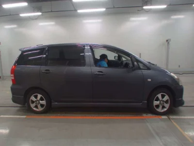 Toyota WISH  с аукциона в Японии