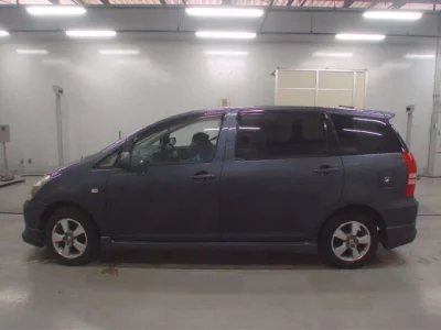 Toyota WISH  с аукциона в Японии