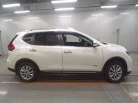 Nissan X-TRAIL лот № 30797 оценка 4  с аукциона в Японии 2