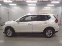 Nissan X-TRAIL лот № 30797 оценка 4  с аукциона в Японии 3