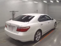 Lexus LS лот № 30813 оценка 4  с аукциона в Японии 1