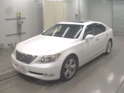 Lexus LS  с аукциона в Японии