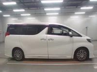 Toyota ALPHARD лот № 30819 оценка 4.5  с аукциона в Японии 2