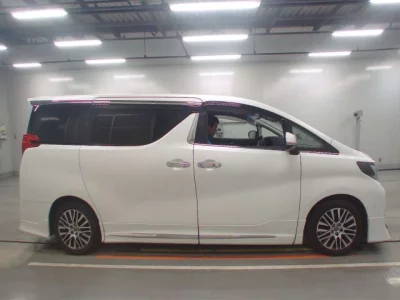Toyota ALPHARD  с аукциона в Японии