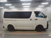 Toyota HIACE VAN лот № 30787 оценка 3.5  с аукциона в Японии 2