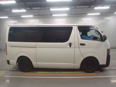 Toyota HiAce Van