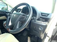 Toyota ALPHARD лот № 30778 оценка 3.5  с аукциона в Японии 6