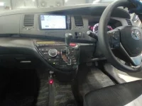 Toyota ISIS лот № 10444 оценка 3.5  с аукциона в Японии 8