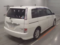 Toyota ISIS лот № 10444 оценка 3.5  с аукциона в Японии 1