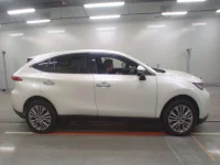 Toyota HARRIER лот № 30788 оценка 4.5  с аукциона в Японии 2