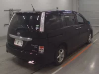 Toyota ISIS лот № 10471 оценка R  с аукциона в Японии 1