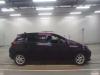 Toyota AURIS лот № 30989 оценка 4  с аукциона в Японии 2