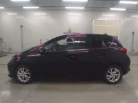 Toyota AURIS лот № 30989 оценка 4  с аукциона в Японии 3