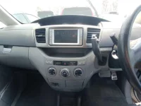 Toyota NOAH лот № 10552 оценка 3.5  с аукциона в Японии 8
