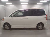 Toyota NOAH лот № 10552 оценка 3.5  с аукциона в Японии 3
