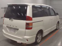 Toyota NOAH лот № 10552 оценка 3.5  с аукциона в Японии 1