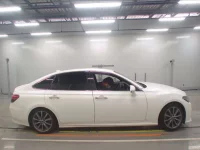 Toyota CROWN лот № 31042 оценка 3.5  с аукциона в Японии 2