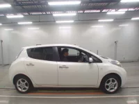 Nissan LEAF лот № 10553 оценка 4  с аукциона в Японии 2