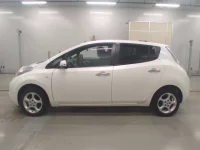 Nissan LEAF лот № 10553 оценка 4  с аукциона в Японии 3