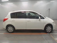 Nissan TIIDA лот № 10573 оценка 4  с аукциона в Японии 2