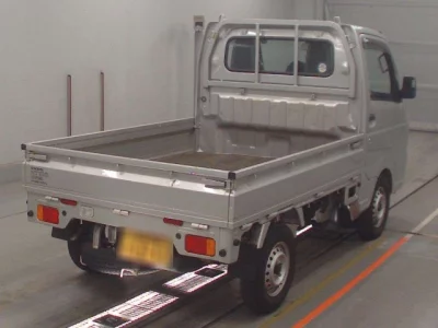 Nissan NT100 Clipper