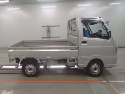 Nissan NT100 Clipper