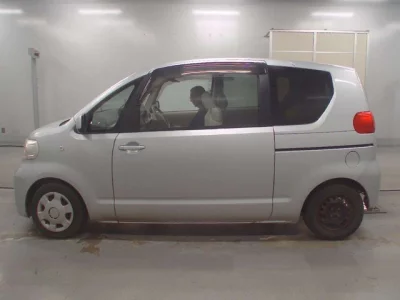 Toyota PORTE  с аукциона в Японии