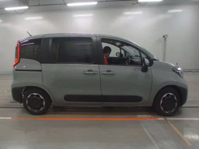 Toyota Sienta