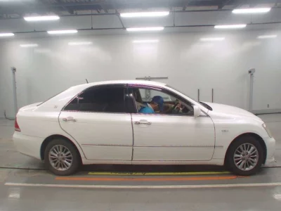 Toyota CROWN  с аукциона в Японии