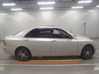Toyota CROWN  с аукциона в Японии