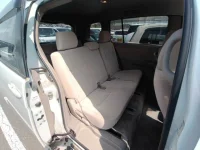 Toyota ISIS лот № 50234 оценка 4  с аукциона в Японии 9