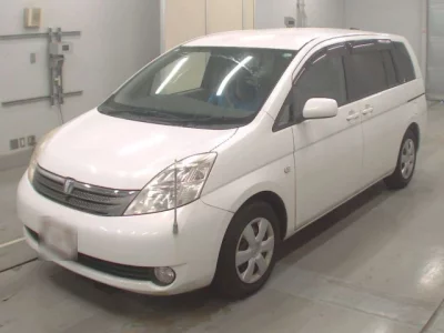 Toyota ISIS  с аукциона в Японии