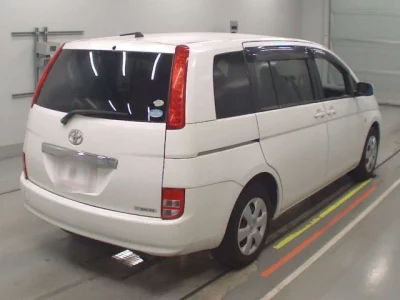 Toyota ISIS  с аукциона в Японии