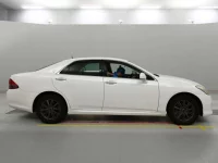 Toyota CROWN лот № 10317 оценка 3.5  с аукциона в Японии 2