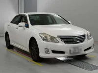 Toyota CROWN лот № 10317 оценка 3.5  с аукциона в Японии 4