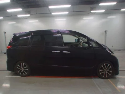 Toyota ESTIMA  с аукциона в Японии