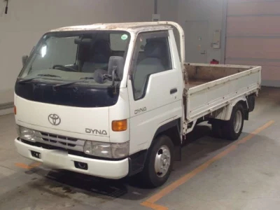 Toyota DYNA  с аукциона в Японии