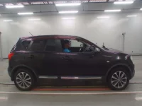 Nissan DUALIS лот № 10686 оценка 3.5  с аукциона в Японии 2