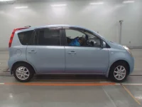 Nissan NOTE лот № 10659 оценка 4  с аукциона в Японии 2