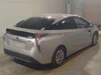 Toyota Prius лот № 4044 оценка R  с аукциона в Японии 1