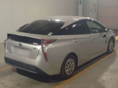 Toyota Prius  с аукциона в Японии