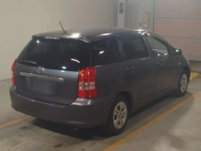 Toyota WISH  с аукциона в Японии