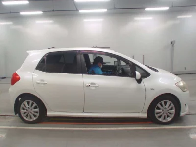 Toyota AURIS  с аукциона в Японии
