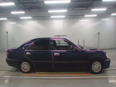 Toyota CROWN  с аукциона в Японии